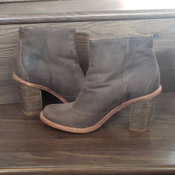 Timberland Brown Ankle Boots - Picture 6 of 12